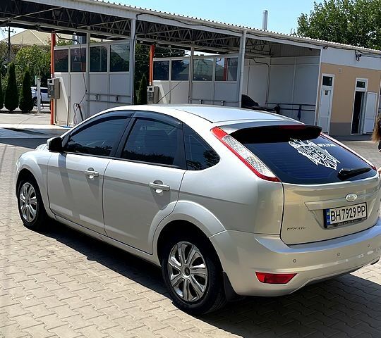 Серый Форд Фокус, объемом двигателя 1.8 л и пробегом 333 тыс. км за 5200 $, фото 2 на Automoto.ua