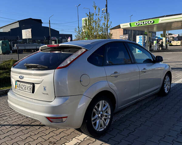 Серый Форд Фокус, объемом двигателя 1.6 л и пробегом 240 тыс. км за 5000 $, фото 7 на Automoto.ua