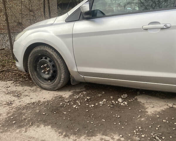 Серый Форд Фокус, объемом двигателя 1.6 л и пробегом 260 тыс. км за 4200 $, фото 19 на Automoto.ua