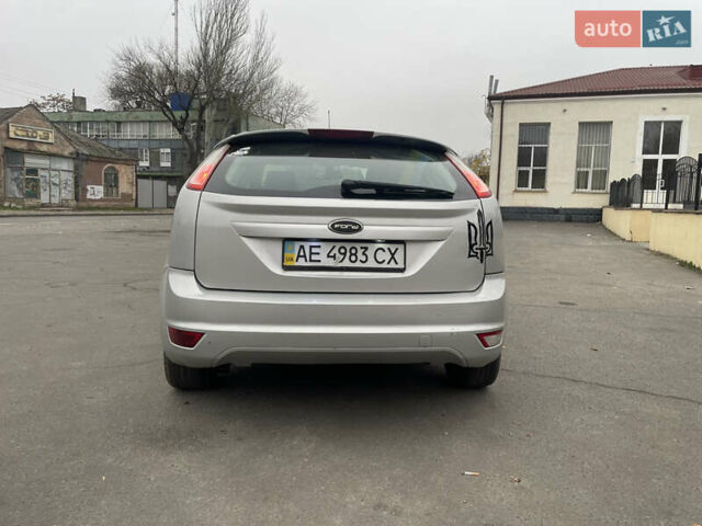 Сірий Форд Фокус, об'ємом двигуна 1.6 л та пробігом 372 тис. км за 5100 $, фото 4 на Automoto.ua