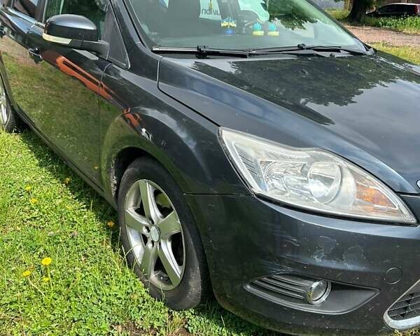 Серый Форд Фокус, объемом двигателя 1.8 л и пробегом 293 тыс. км за 5000 $, фото 6 на Automoto.ua