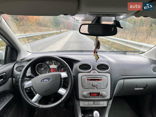 Сірий Форд Фокус, об'ємом двигуна 1.75 л та пробігом 300 тис. км за 4200 $, фото 8 на Automoto.ua