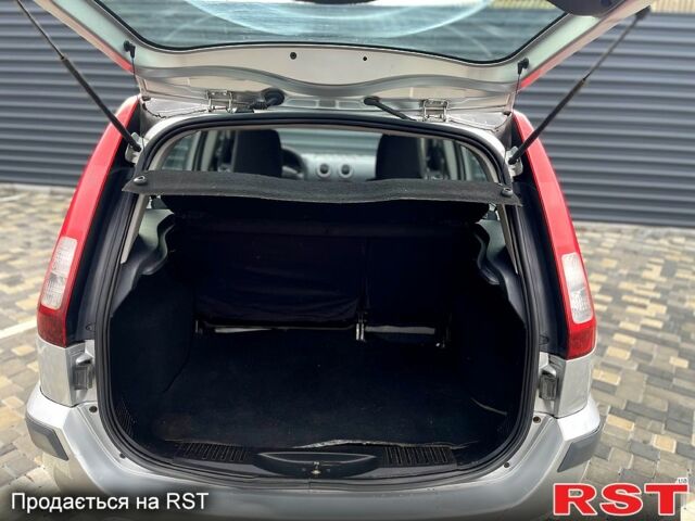 Серый Форд Фокус, объемом двигателя 1.4 л и пробегом 133 тыс. км за 3700 $, фото 11 на Automoto.ua