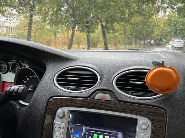 Серый Форд Фокус, объемом двигателя 1.56 л и пробегом 212 тыс. км за 4900 $, фото 2 на Automoto.ua