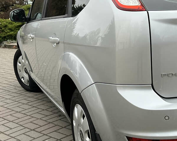 Сірий Форд Фокус, об'ємом двигуна 1.6 л та пробігом 188 тис. км за 5555 $, фото 27 на Automoto.ua