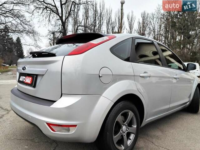 Серый Форд Фокус, объемом двигателя 1.6 л и пробегом 188 тыс. км за 4990 $, фото 19 на Automoto.ua