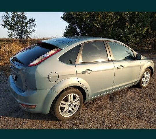 Серый Форд Фокус, объемом двигателя 1.6 л и пробегом 234 тыс. км за 4900 $, фото 5 на Automoto.ua