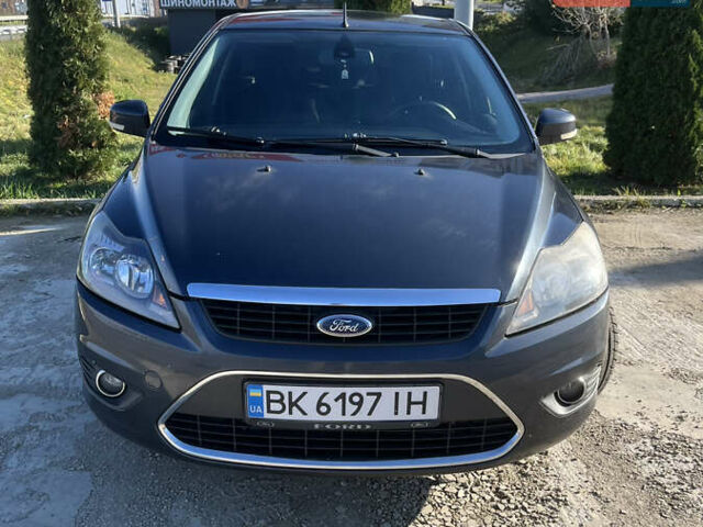 Сірий Форд Фокус, об'ємом двигуна 1.8 л та пробігом 236 тис. км за 4800 $, фото 3 на Automoto.ua