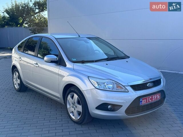 Сірий Форд Фокус, об'ємом двигуна 1.6 л та пробігом 228 тис. км за 6100 $, фото 2 на Automoto.ua