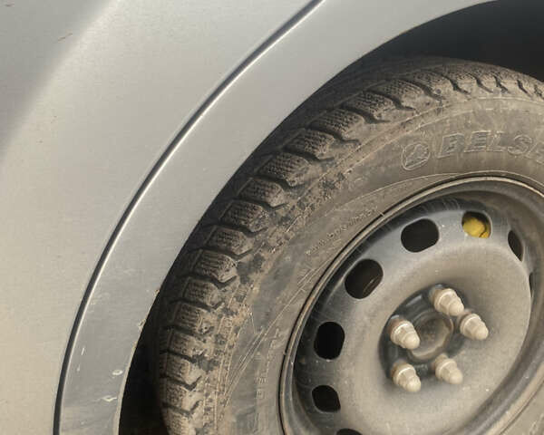 Серый Форд Фокус, объемом двигателя 1.6 л и пробегом 260 тыс. км за 4200 $, фото 48 на Automoto.ua