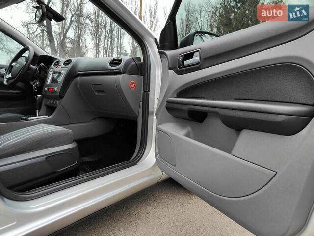 Серый Форд Фокус, объемом двигателя 1.6 л и пробегом 188 тыс. км за 4990 $, фото 46 на Automoto.ua