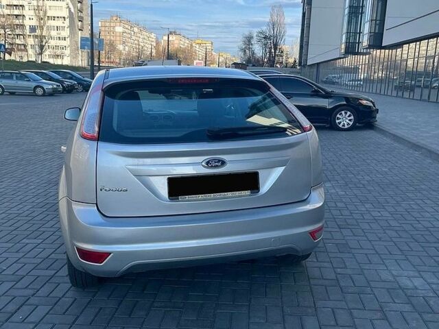 Сірий Форд Фокус, об'ємом двигуна 0 л та пробігом 65 тис. км за 6400 $, фото 5 на Automoto.ua