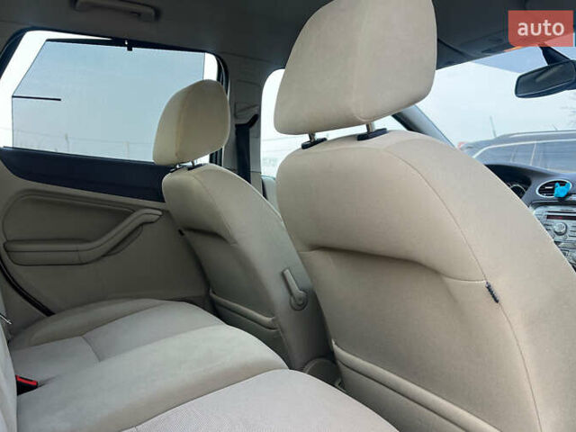 Серый Форд Фокус, объемом двигателя 1.6 л и пробегом 161 тыс. км за 6999 $, фото 19 на Automoto.ua