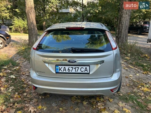Сірий Форд Фокус, об'ємом двигуна 1.6 л та пробігом 241 тис. км за 4200 $, фото 4 на Automoto.ua