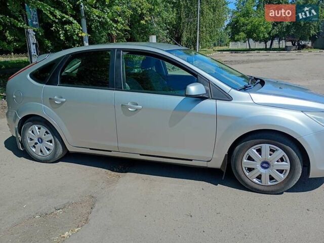Серый Форд Фокус, объемом двигателя 1.6 л и пробегом 141 тыс. км за 5000 $, фото 8 на Automoto.ua