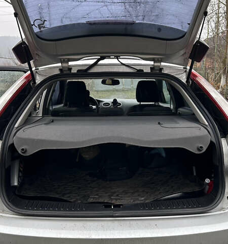 Серый Форд Фокус, объемом двигателя 1.6 л и пробегом 240 тыс. км за 5000 $, фото 39 на Automoto.ua