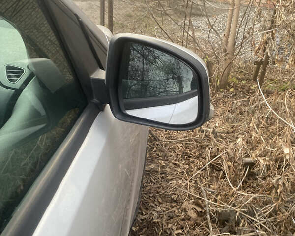 Серый Форд Фокус, объемом двигателя 1.6 л и пробегом 260 тыс. км за 4200 $, фото 23 на Automoto.ua