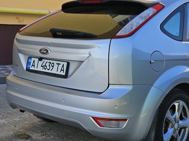 Серый Форд Фокус, объемом двигателя 1.6 л и пробегом 250 тыс. км за 5200 $, фото 7 на Automoto.ua