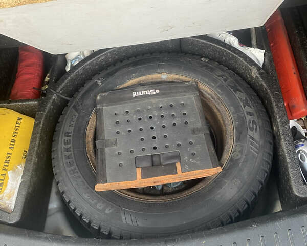 Серый Форд Фокус, объемом двигателя 1.6 л и пробегом 260 тыс. км за 4200 $, фото 42 на Automoto.ua