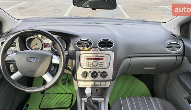 Форд Фокус 2008 у Києві на Automoto.ua Сірий Форд Фокус, об'ємом двигуна 1.6 л та пробігом 255 тис. км за 4900 $, фото 24 на Automoto.ua