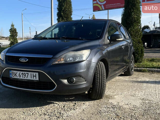 Сірий Форд Фокус, об'ємом двигуна 1.8 л та пробігом 236 тис. км за 4800 $, фото 4 на Automoto.ua