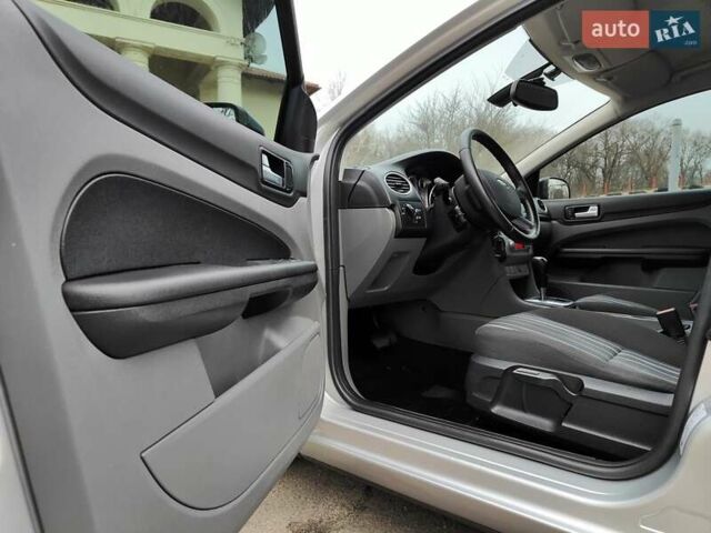 Серый Форд Фокус, объемом двигателя 1.6 л и пробегом 188 тыс. км за 4990 $, фото 32 на Automoto.ua