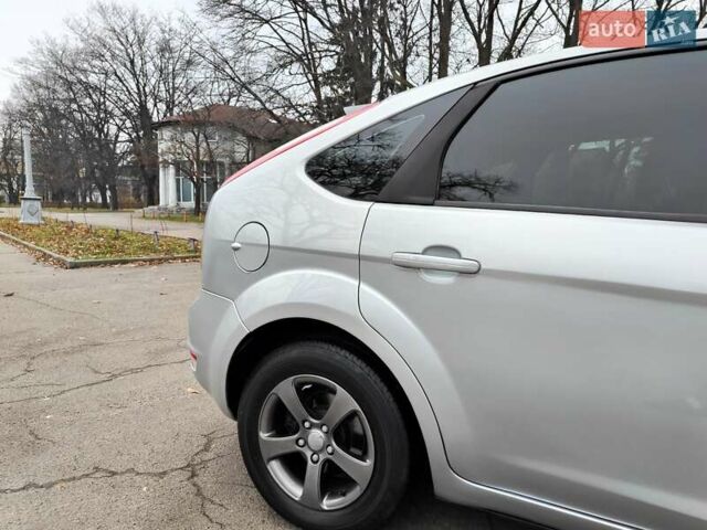 Серый Форд Фокус, объемом двигателя 1.6 л и пробегом 188 тыс. км за 4990 $, фото 26 на Automoto.ua