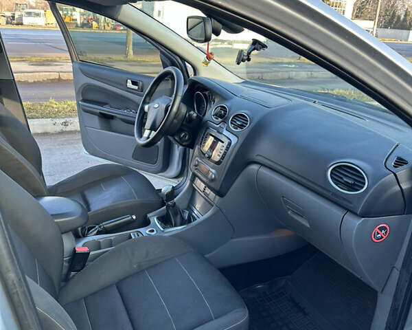 Сірий Форд Фокус, об'ємом двигуна 1.56 л та пробігом 330 тис. км за 3700 $, фото 8 на Automoto.ua