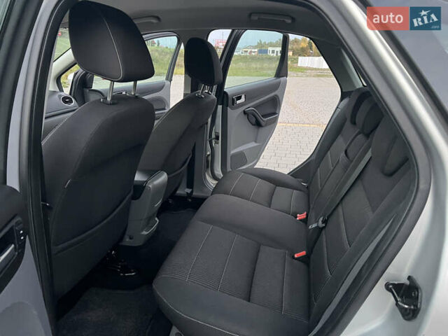 Форд Фокус 2009 у Стрые на Automoto.ua Сірий Форд Фокус, об'ємом двигуна 1.6 л та пробігом 221 тис. км за 5750 $, фото 30 на Automoto.ua