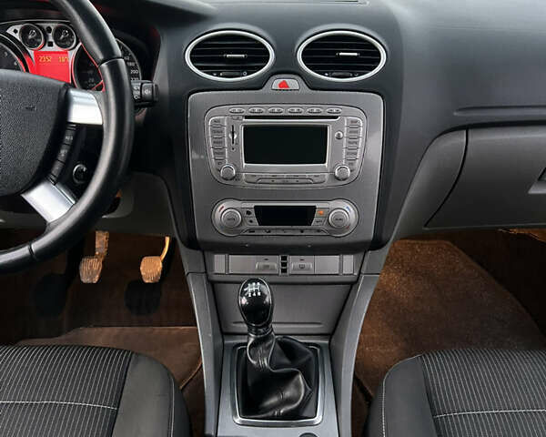 Форд Фокус 2009 у Стрые на Automoto.ua Сірий Форд Фокус, об'ємом двигуна 1.6 л та пробігом 221 тис. км за 5750 $, фото 28 на Automoto.ua