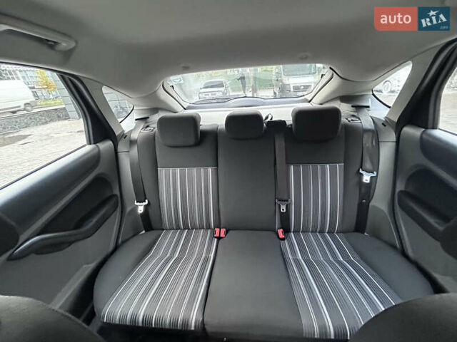 Форд Фокус 2009 у Хмельницькому на Automoto.ua Сірий Форд Фокус, об'ємом двигуна 1.6 л та пробігом 316 тис. км за 4600 $, фото 14 на Automoto.ua