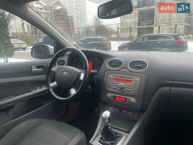 Серый Форд Фокус, объемом двигателя 1.8 л и пробегом 177 тыс. км за 6300 $, фото 26 на Automoto.ua