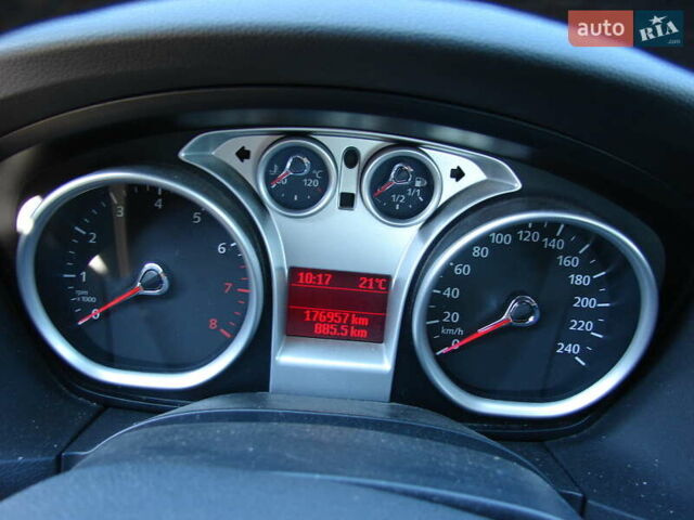 Серый Форд Фокус, объемом двигателя 1.6 л и пробегом 177 тыс. км за 5750 $, фото 10 на Automoto.ua
