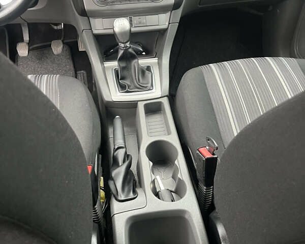 Серый Форд Фокус, объемом двигателя 1.6 л и пробегом 237 тыс. км за 6000 $, фото 6 на Automoto.ua