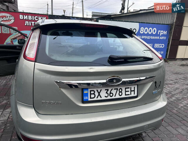 Форд Фокус 2009 у Хмельницькому на Automoto.ua Сірий Форд Фокус, об'ємом двигуна 1.6 л та пробігом 316 тис. км за 4600 $, фото 12 на Automoto.ua