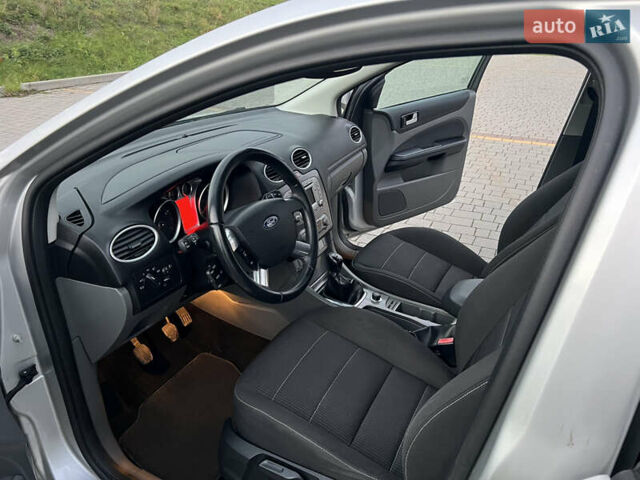 Форд Фокус 2009 у Стрые на Automoto.ua Сірий Форд Фокус, об'ємом двигуна 1.6 л та пробігом 221 тис. км за 5750 $, фото 31 на Automoto.ua