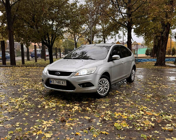 Серый Форд Фокус, объемом двигателя 1.6 л и пробегом 307 тыс. км за 4350 $, фото 1 на Automoto.ua