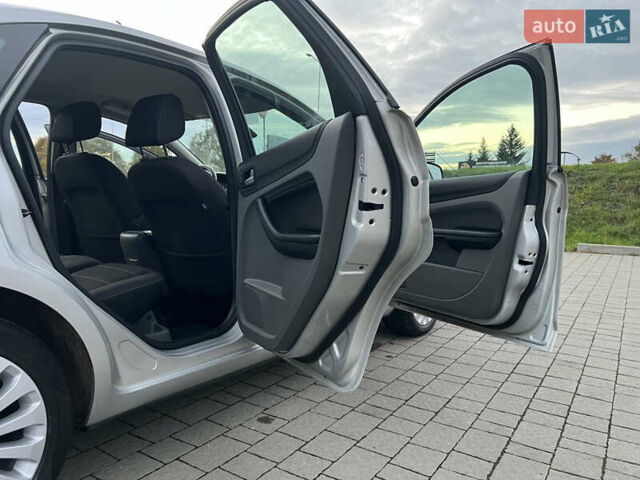 Форд Фокус 2009 у Стрые на Automoto.ua Сірий Форд Фокус, об'ємом двигуна 1.6 л та пробігом 221 тис. км за 5750 $, фото 32 на Automoto.ua