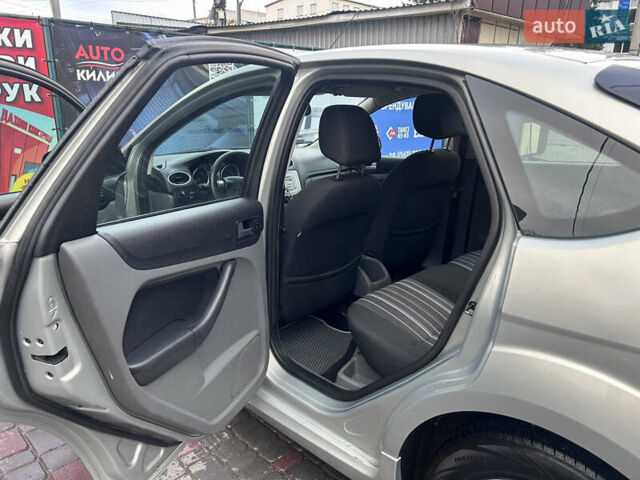 Форд Фокус 2009 у Хмельницькому на Automoto.ua Сірий Форд Фокус, об'ємом двигуна 1.6 л та пробігом 316 тис. км за 4600 $, фото 20 на Automoto.ua