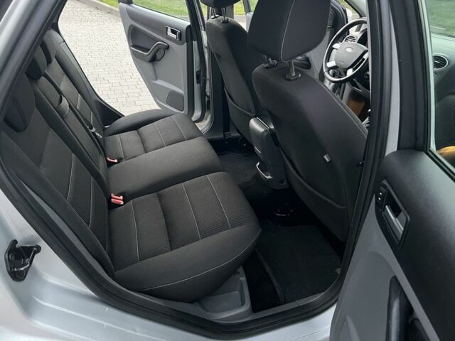 Сірий Форд Фокус, об'ємом двигуна 1.6 л та пробігом 221 тис. км за 5750 $, фото 7 на Automoto.ua