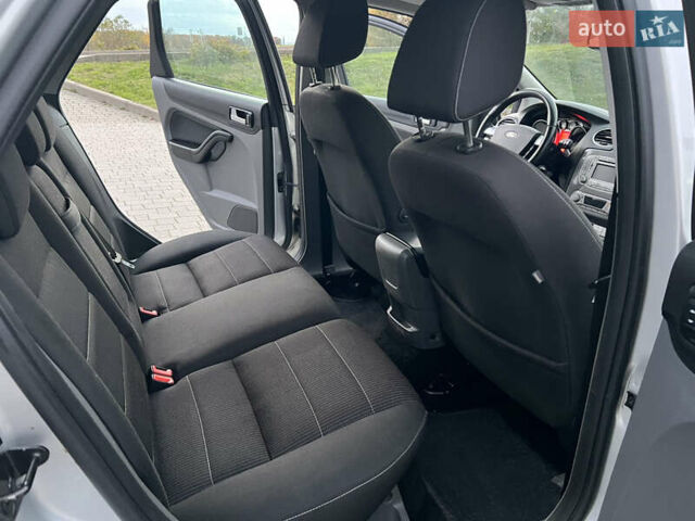 Форд Фокус 2009 у Стрые на Automoto.ua Сірий Форд Фокус, об'ємом двигуна 1.6 л та пробігом 221 тис. км за 5750 $, фото 34 на Automoto.ua