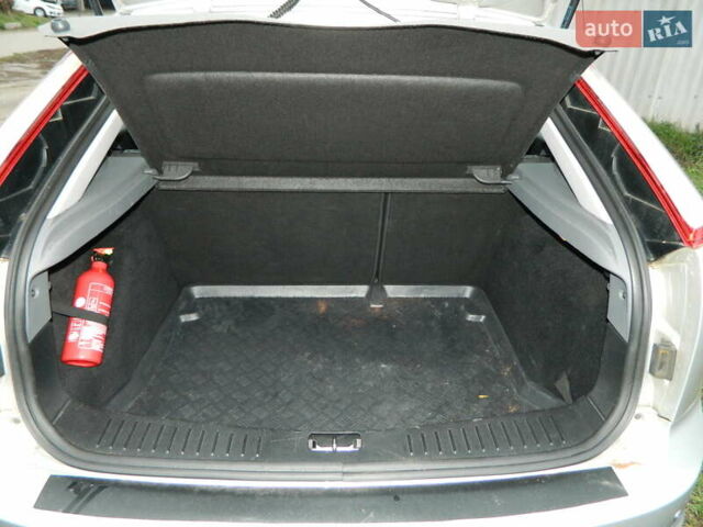 Серый Форд Фокус, объемом двигателя 1.6 л и пробегом 197 тыс. км за 6500 $, фото 14 на Automoto.ua