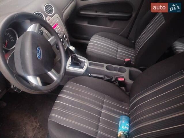 Серый Форд Фокус, объемом двигателя 1.39 л и пробегом 235 тыс. км за 4300 $, фото 10 на Automoto.ua