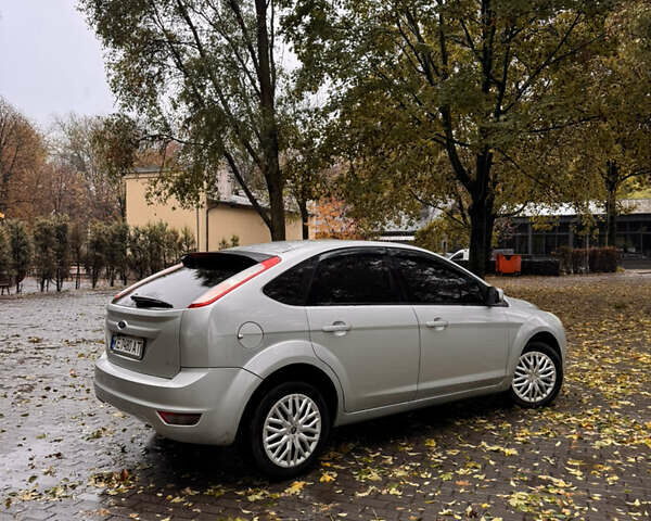 Серый Форд Фокус, объемом двигателя 1.6 л и пробегом 307 тыс. км за 4350 $, фото 6 на Automoto.ua