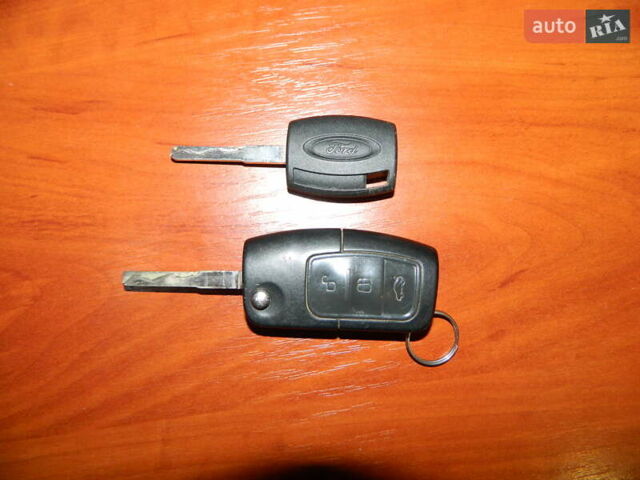 Серый Форд Фокус, объемом двигателя 1.6 л и пробегом 197 тыс. км за 6500 $, фото 18 на Automoto.ua