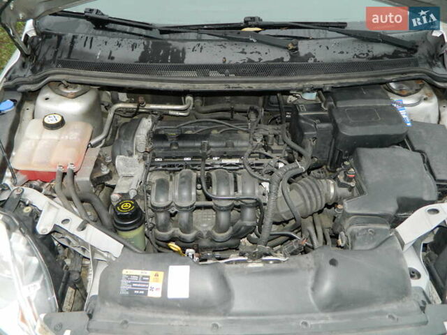 Серый Форд Фокус, объемом двигателя 1.6 л и пробегом 197 тыс. км за 6500 $, фото 16 на Automoto.ua