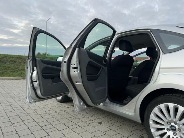 Сірий Форд Фокус, об'ємом двигуна 1.6 л та пробігом 221 тис. км за 5750 $, фото 11 на Automoto.ua