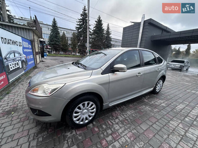 Форд Фокус 2009 у Хмельницькому на Automoto.ua Сірий Форд Фокус, об'ємом двигуна 1.6 л та пробігом 316 тис. км за 4600 $, фото 1 на Automoto.ua