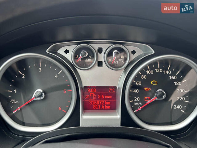 Форд Фокус 2009 у Хмельницькому на Automoto.ua Сірий Форд Фокус, об'ємом двигуна 1.6 л та пробігом 316 тис. км за 4600 $, фото 29 на Automoto.ua