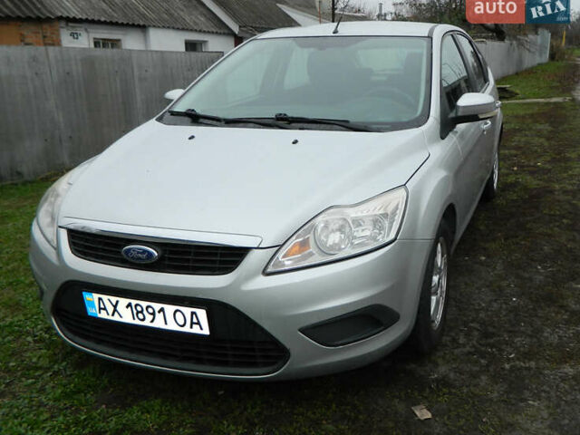 Серый Форд Фокус, объемом двигателя 1.6 л и пробегом 197 тыс. км за 6500 $, фото 2 на Automoto.ua